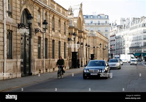 rue faubourg st honore paris.